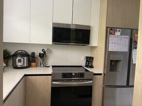 798 Crandon Blvd in Key Biscayne, FL - Building Photo - Building Photo