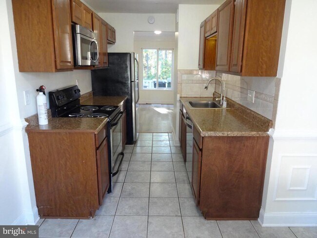 2829 Cambridge Dr in Woodbridge, VA - Building Photo - Building Photo