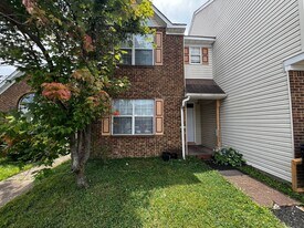 3205 Dunnebrook Dr in Virginia Beach, VA - Building Photo
