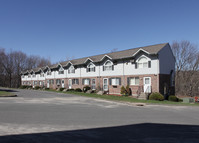 East Pointe Apartments in Waterbury, CT - Building Photo - Building Photo