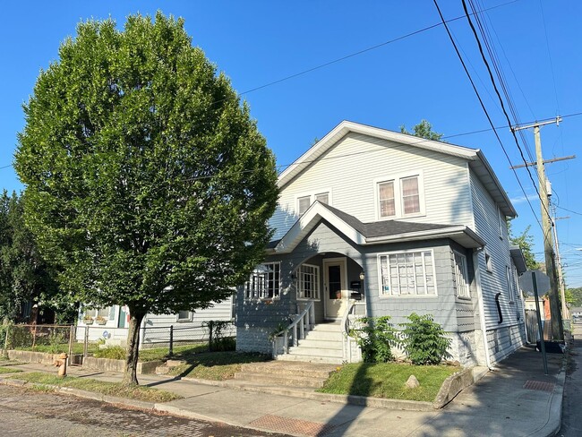 property at 1041 S Washington Ave