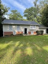 1211 Timberlane Dr in Macon, GA - Building Photo