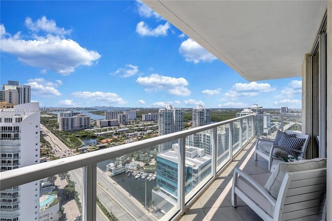 16699 Collins Ave, Unit 3308 in Sunny Isles Beach, FL - Building Photo - Building Photo