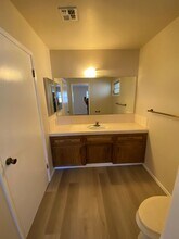 200 Douglas St in Bakersfield, CA - Building Photo - Building Photo