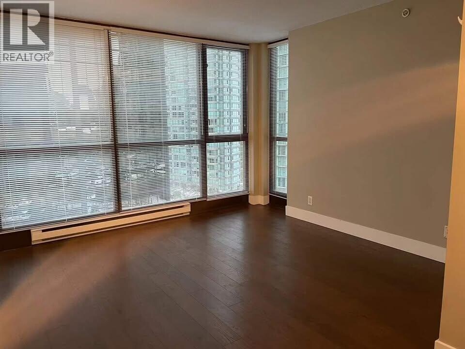 1367 Alberni St in Vancouver, BC - Building Photo