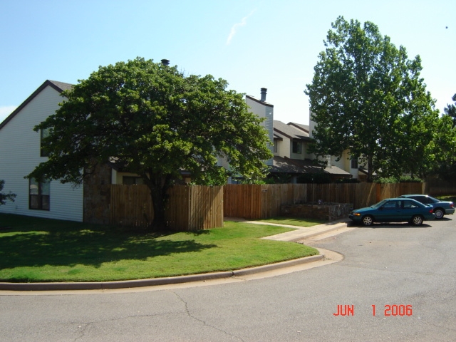 Pebble Terrace in Edmond, OK - Building Photo - Building Photo