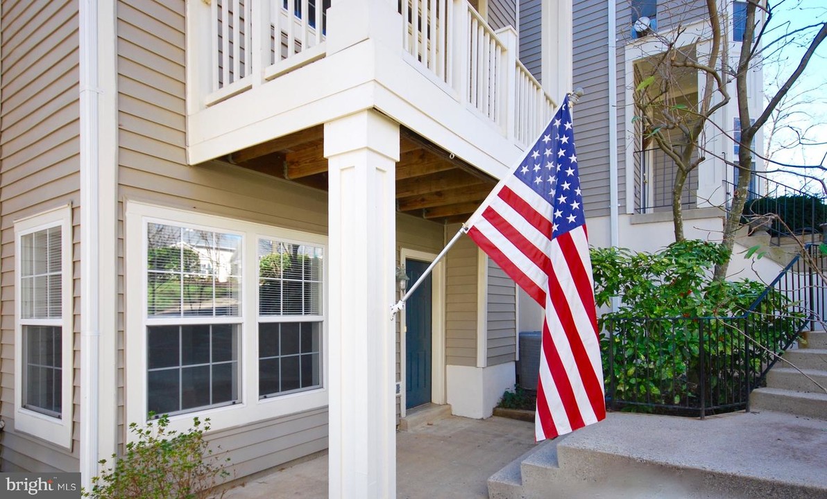 11405 Windleaf Ct-Unit -A in Reston, VA - Building Photo