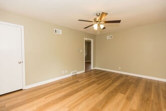 1600 Georgia Dr in Jonesboro, AR - Building Photo - Building Photo