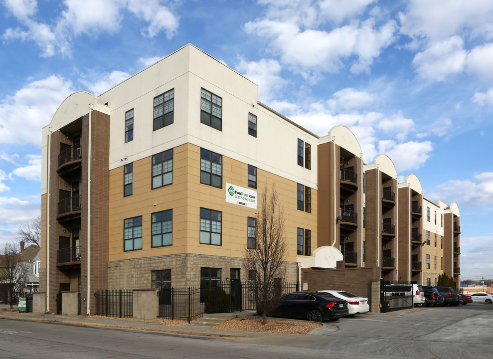 Six23 Condos in Springfield, MO - Building Photo