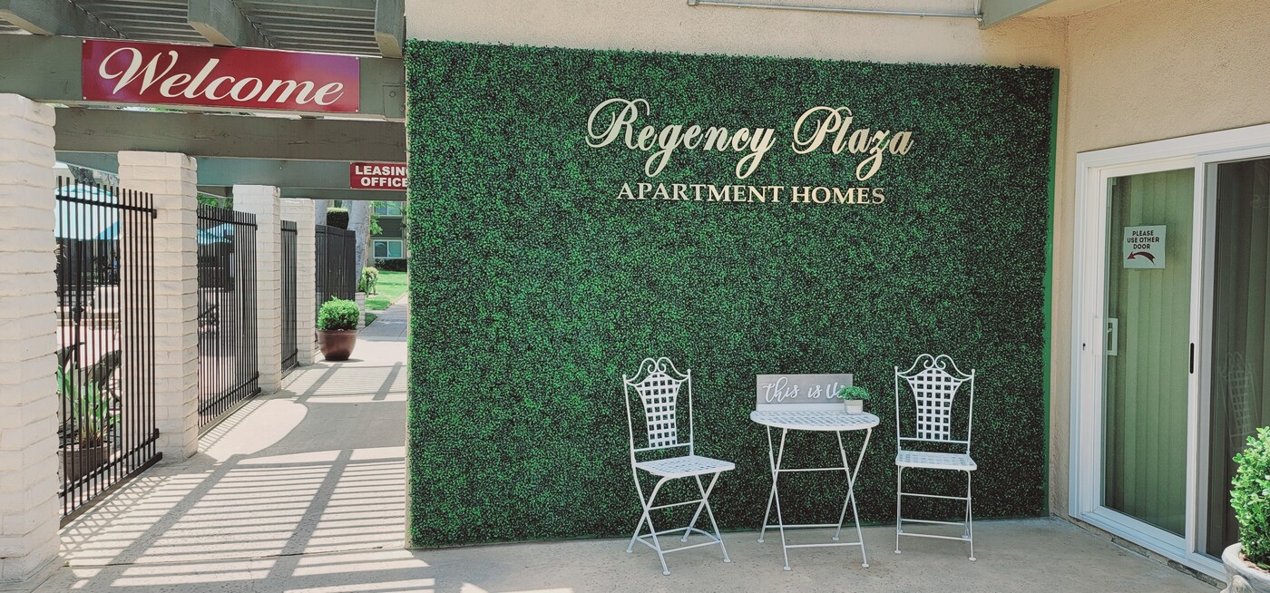 Regency Plaza Apartment Homes Photo