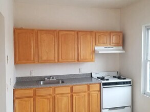 182 Ferry St, Unit 3B in Newark, NJ - Foto de edificio - Building Photo