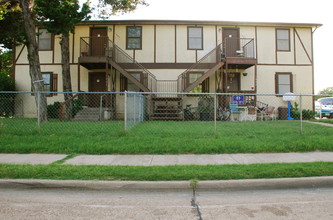 Squirrel Place in Irving, TX - Building Photo - Building Photo