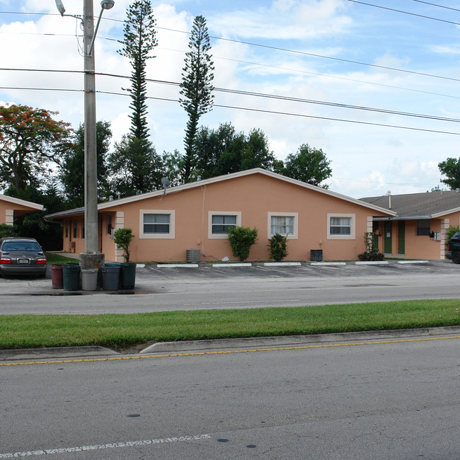 5962 NW 19th St in Fort Lauderdale, FL - Building Photo - Building Photo