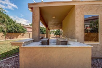 562 N Danielson Way in Chandler, AZ - Building Photo - Building Photo