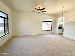 4208 E Hamblin Dr in Phoenix, AZ - Foto de edificio - Building Photo