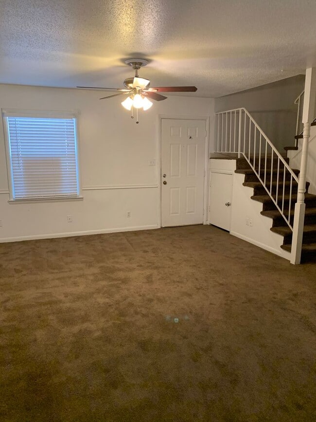 455 Mall Blvd in Savannah, GA - Building Photo - Building Photo