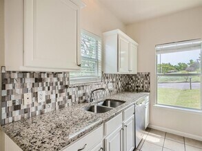 6102 Reicher Dr in Austin, TX - Building Photo - Building Photo