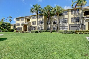 2313 N Congress Ave in Boynton Beach, FL - Building Photo