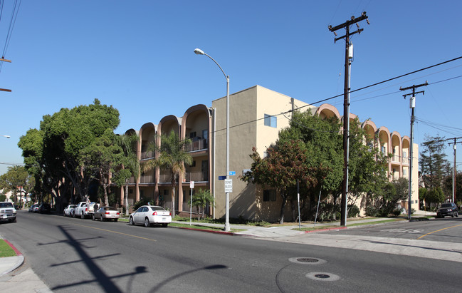 Laguna Vista Apartments in Long Beach, CA - Building Photo - Building Photo