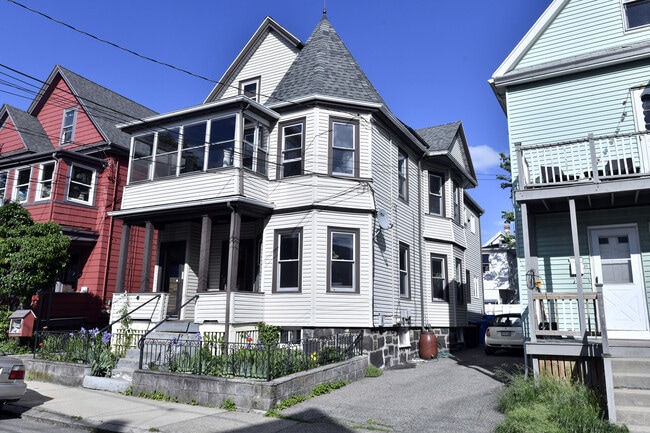 31 Trull St., Unit Apt. 1