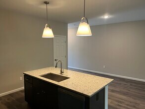 2087 Community Ln in Ontario, NY - Foto de edificio - Building Photo