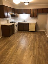 6 W 32nd St in Sand Springs, OK - Building Photo - Building Photo