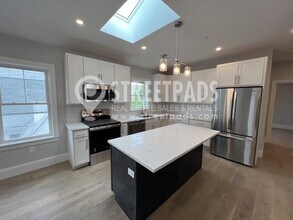 51 Fairbanks St in Boston, MA - Building Photo - Building Photo