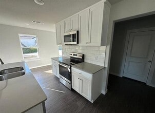 1700 E Powell Ave in Fort Worth, TX - Building Photo - Building Photo