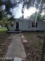 8817 6th Ave in Jacksonville, FL - Building Photo