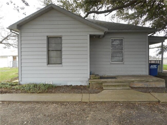 2301 Co Rd 348 in Granger, TX - Building Photo - Building Photo