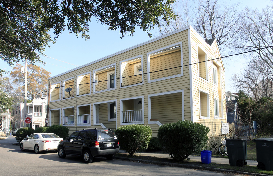 18-32 Ogier St in Charleston, SC - Foto de edificio