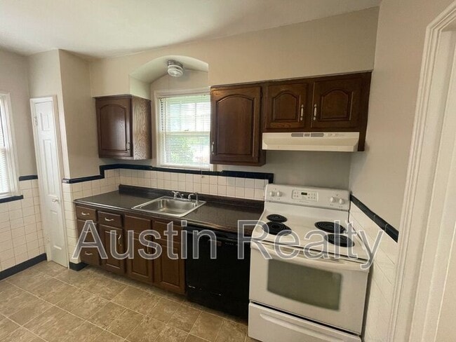 1135 Brightling Dr in Olivette, MO - Building Photo - Building Photo