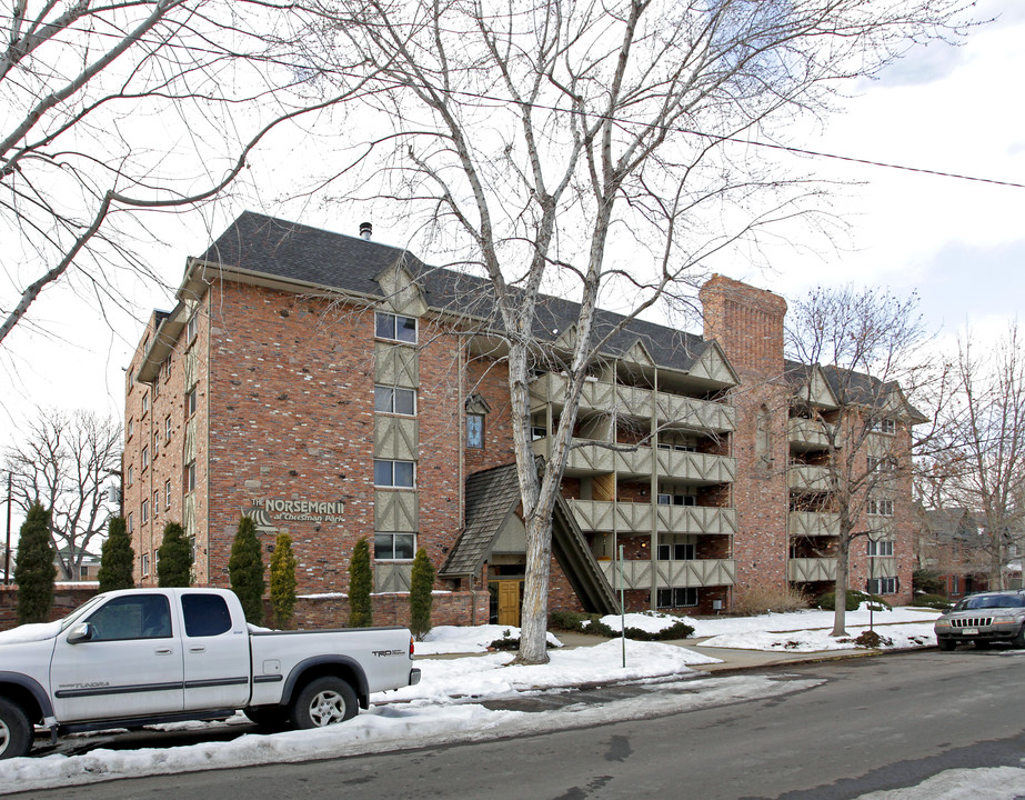 The Norseman II at Cheeseman Park in Denver, CO - Foto de edificio