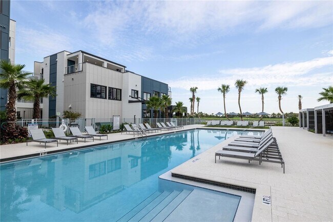 5127 W Tyson Ave, Unit B1 in Tampa, FL - Building Photo - Building Photo