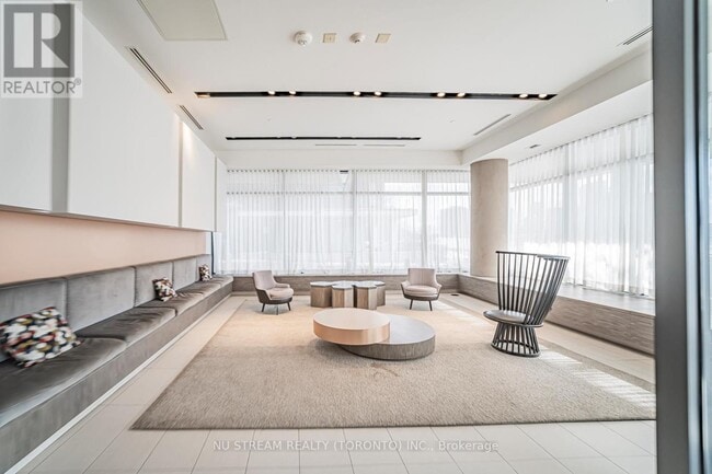 128 Fairview Mall Dr in Toronto, ON - Building Photo - Building Photo