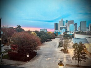 2727 Brazos St in Houston, TX - Building Photo - Building Photo