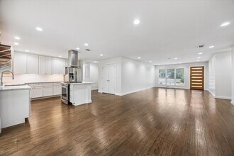 6814 Langston Dr in Austin, TX - Building Photo - Building Photo
