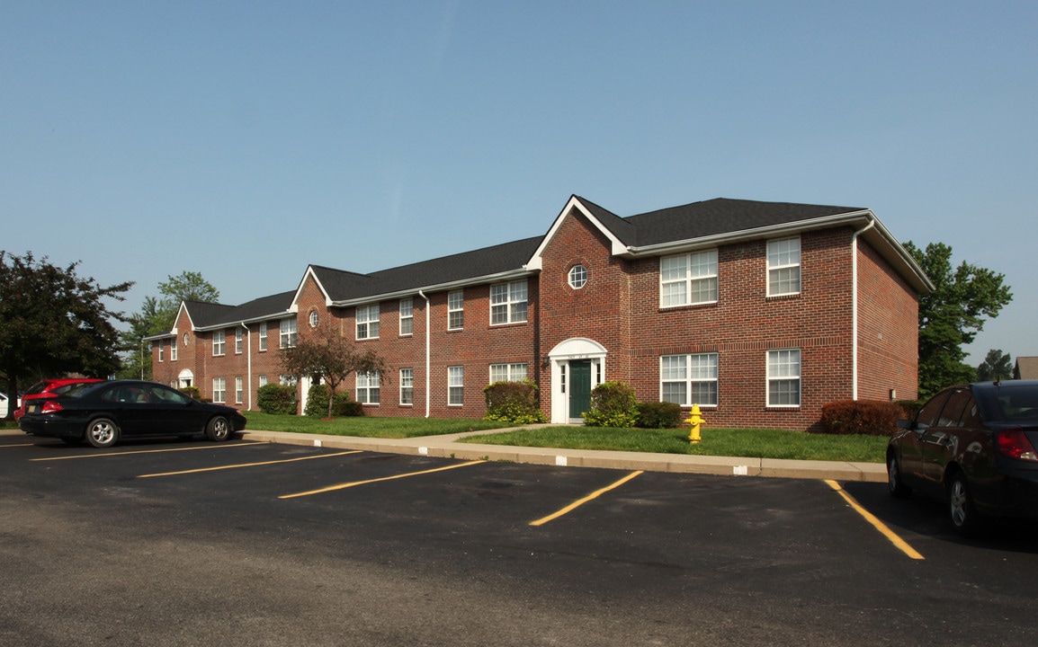 Christopher Crossing in Jeffersonville, IN - Building Photo