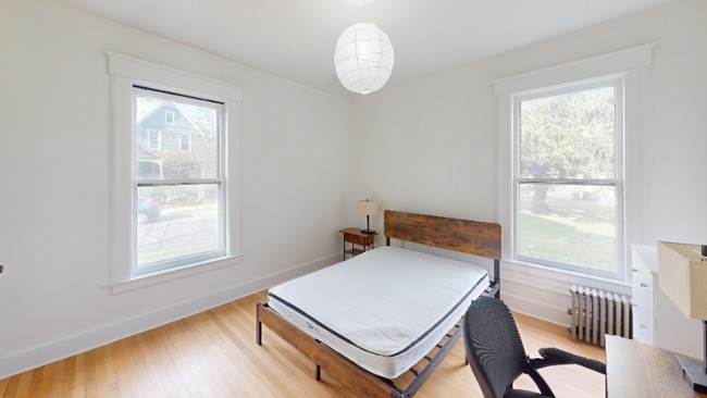 120 Laurel Ave