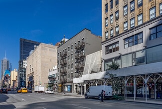 330 8th Ave in New York, NY - Foto de edificio - Building Photo