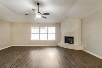 1331 Goswell Ln in Channelview, TX - Foto de edificio - Building Photo