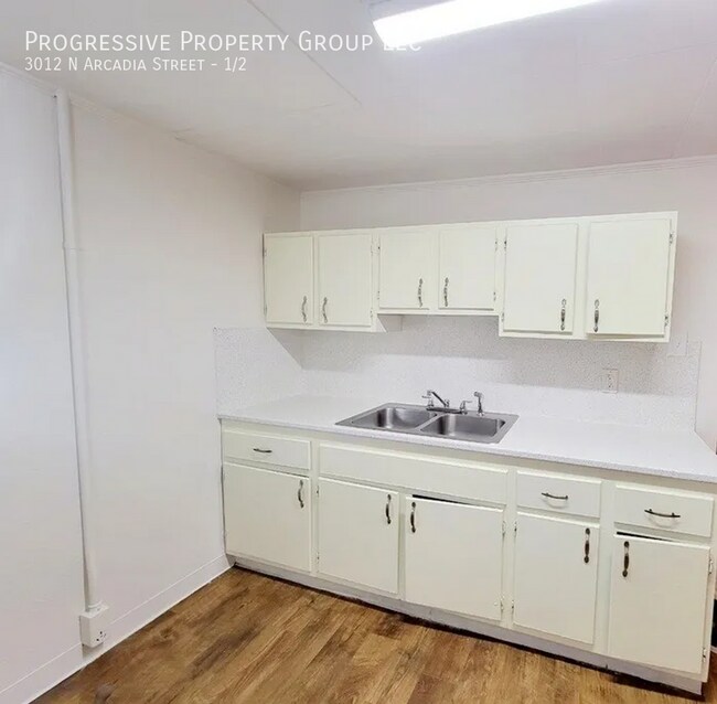 property at 3012 N Arcadia St