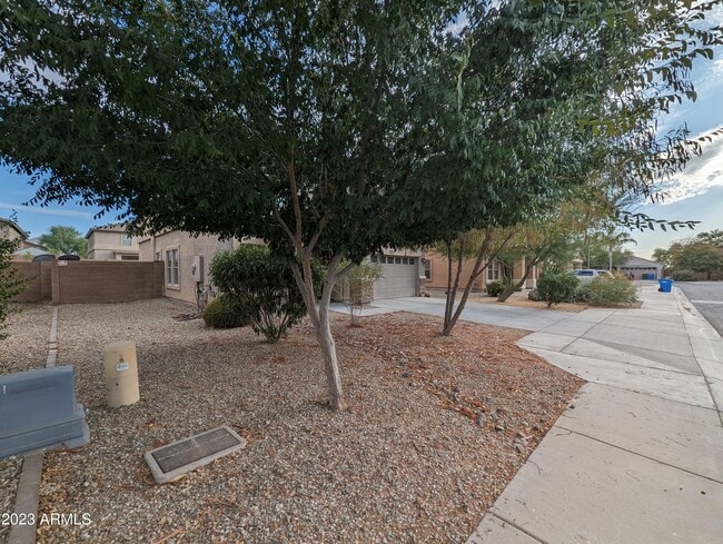 3215 W St Anne Ave in Phoenix, AZ - Building Photo - Building Photo