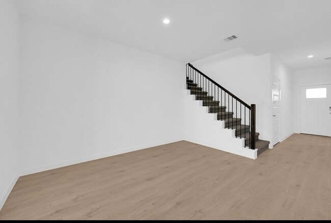 property at 31827 Kellan Grv Ct