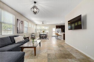 1332 Central Park Ct in Austin, TX - Building Photo