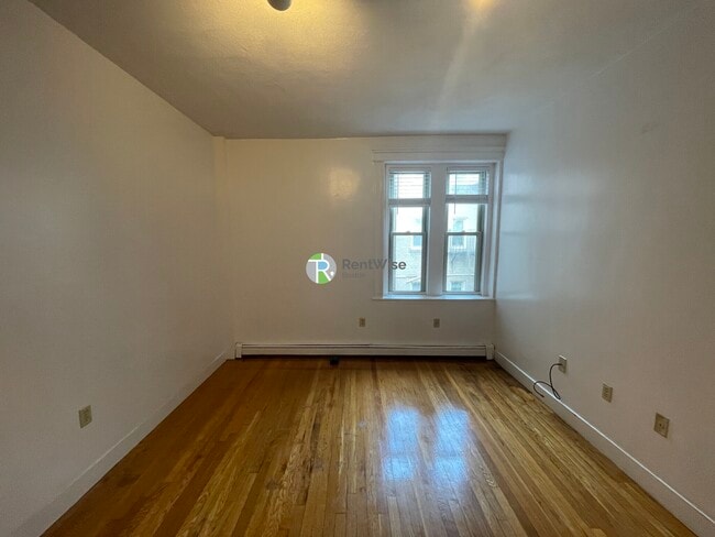 1677 Commonwealth Ave in Boston, MA - Building Photo - Building Photo