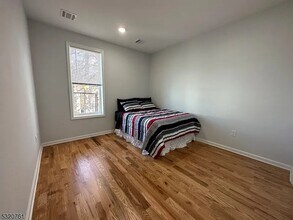 558 Court St, Unit 1L in Elizabeth, NJ - Foto de edificio - Building Photo