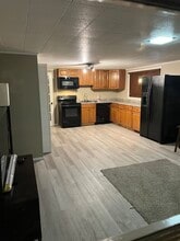 328 Jamestown Rd in Front Royal, VA - Foto de edificio - Building Photo