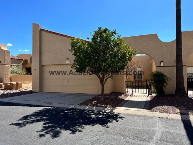 745 W Sunlight Ln in Tucson, AZ - Building Photo - Building Photo