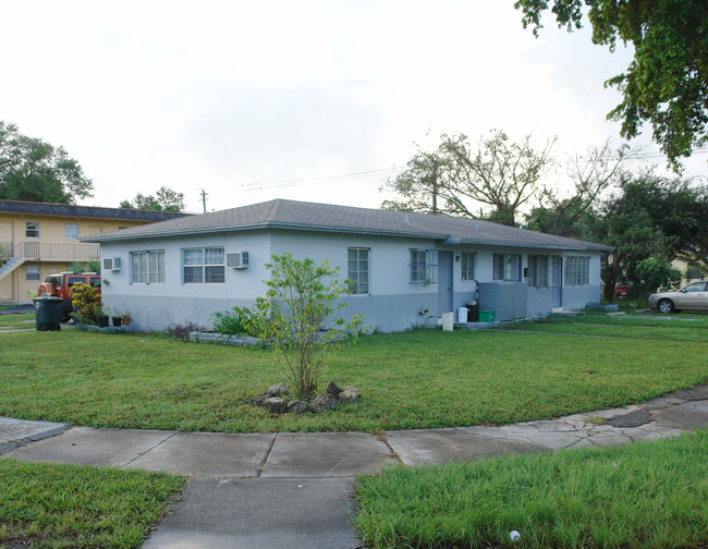 12697 NE 10th Ave in Miami, FL - Building Photo - Building Photo